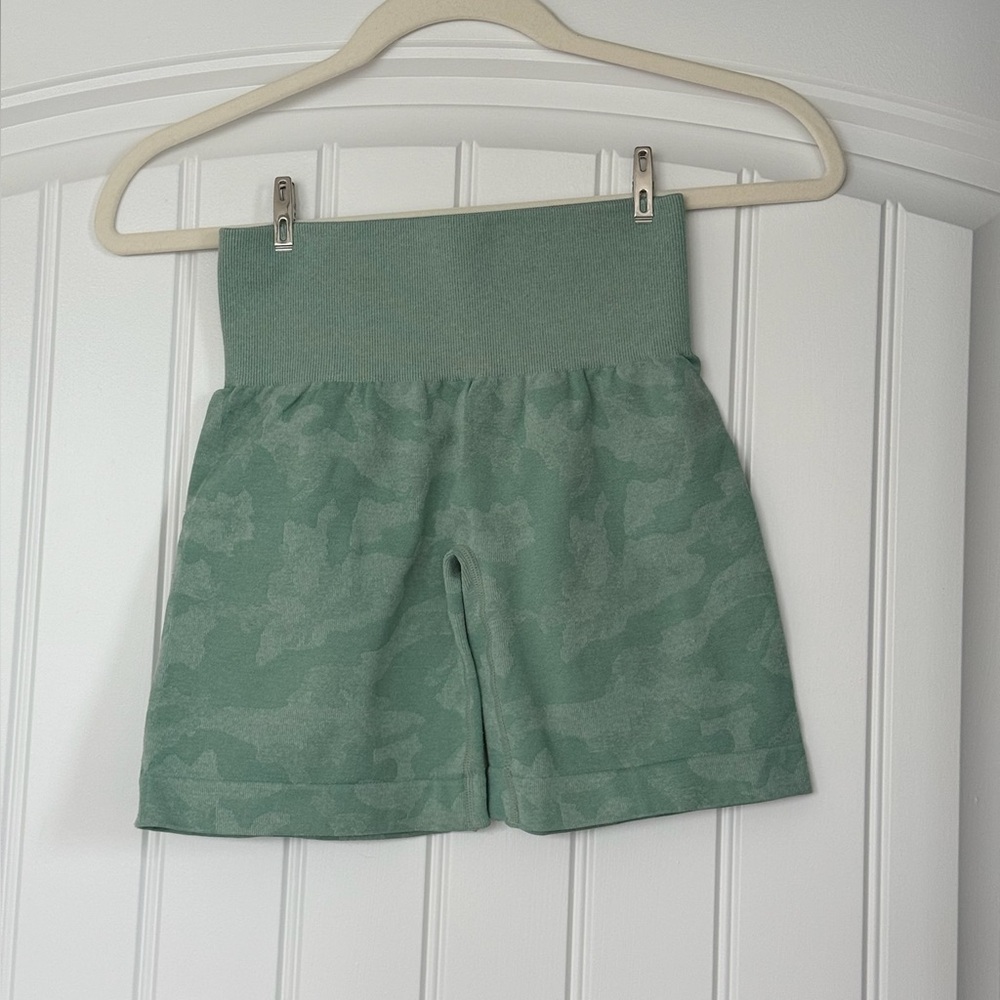 NVGTN Camo Seamless Shorts